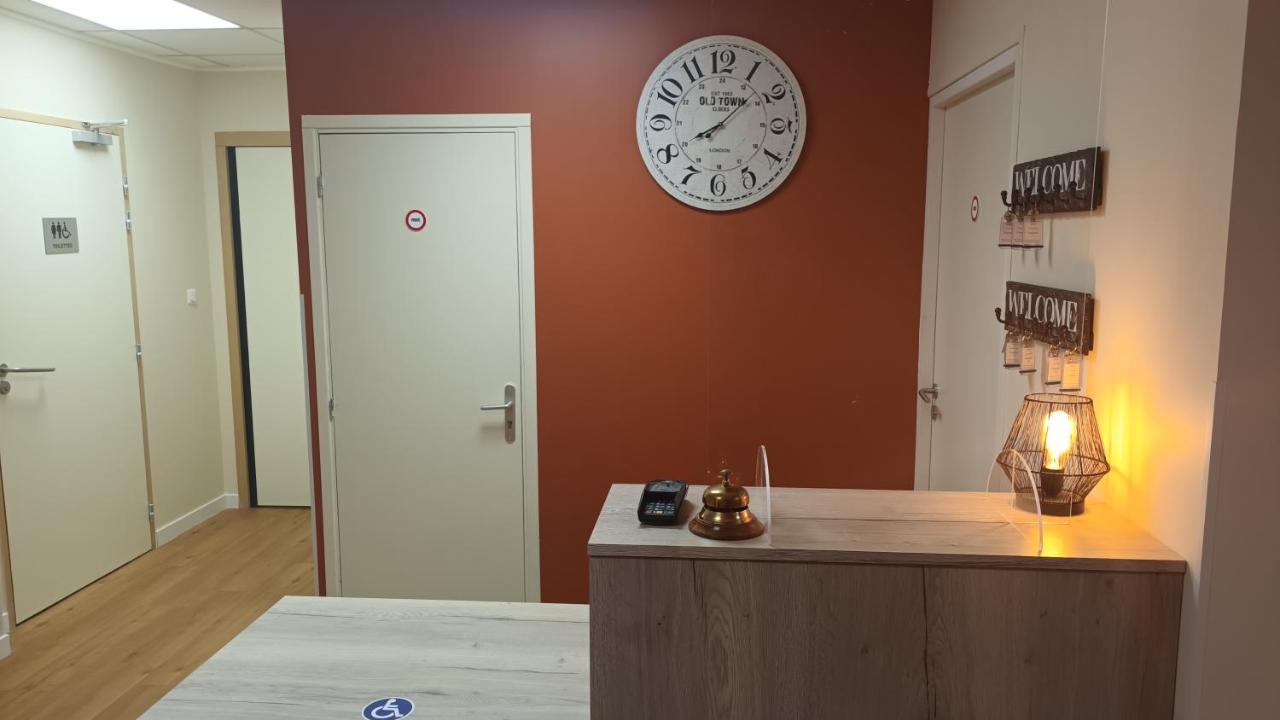 Le Petit Logis Hotel Beaumont-en-Véron Buitenkant foto