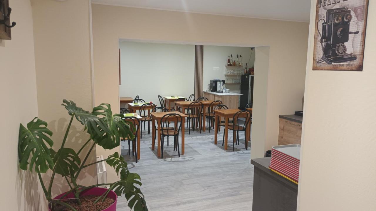 Le Petit Logis Hotel Beaumont-en-Véron Buitenkant foto