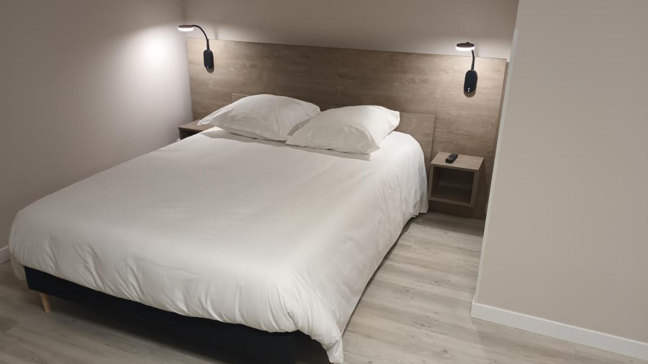 Le Petit Logis Hotel Beaumont-en-Véron Buitenkant foto