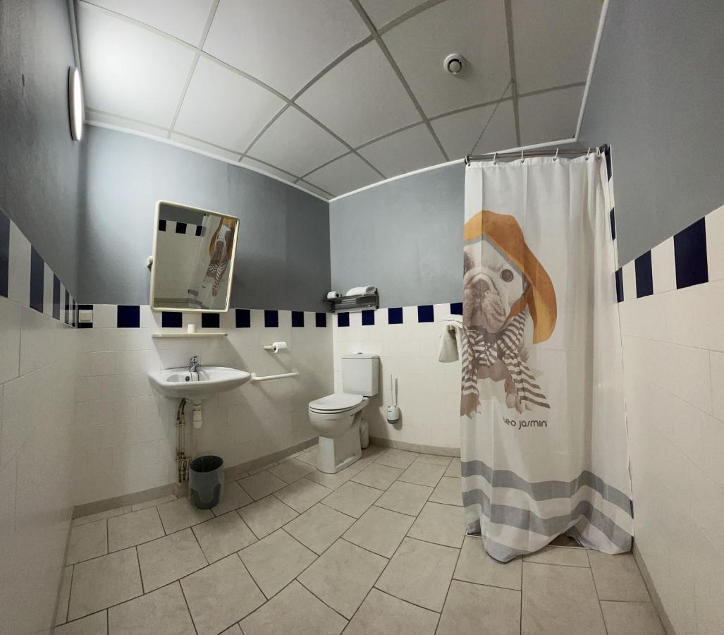 Le Petit Logis Hotel Beaumont-en-Véron Buitenkant foto