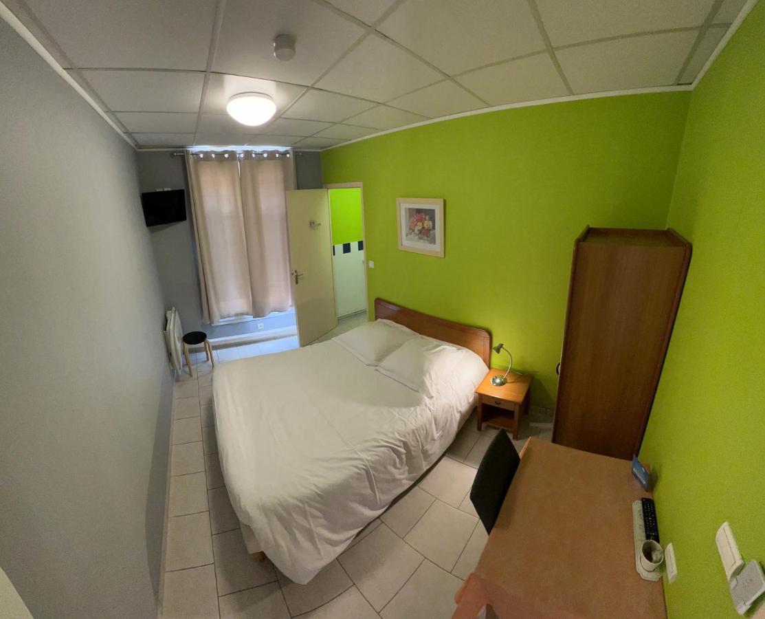 Le Petit Logis Hotel Beaumont-en-Véron Buitenkant foto