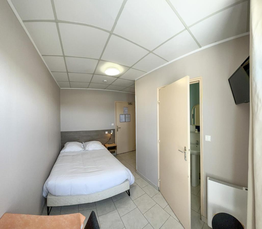 Le Petit Logis Hotel Beaumont-en-Véron Buitenkant foto