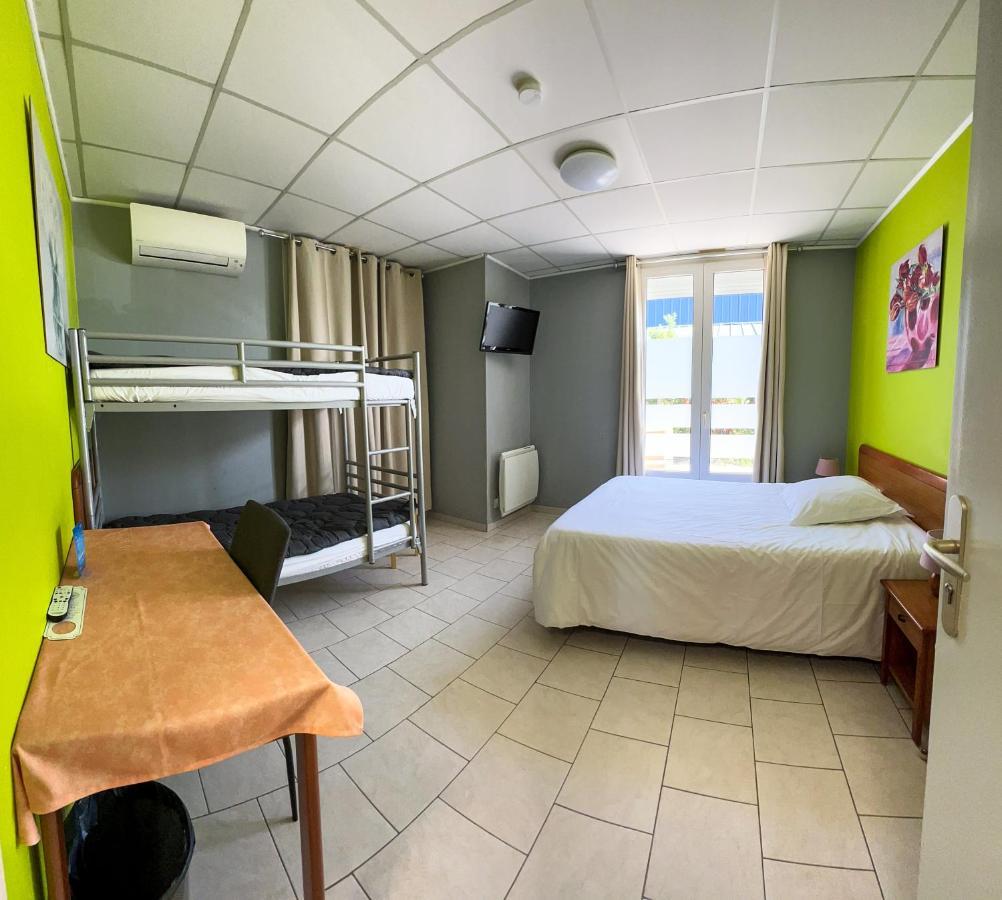 Le Petit Logis Hotel Beaumont-en-Véron Buitenkant foto