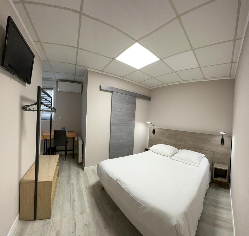 Le Petit Logis Hotel Beaumont-en-Véron Buitenkant foto
