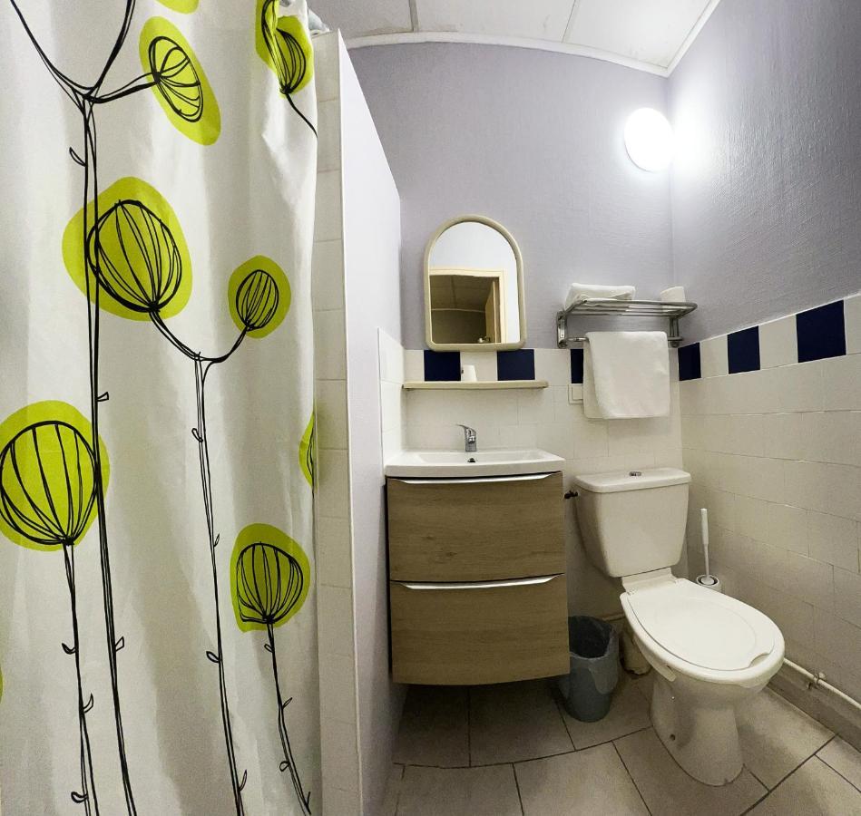 Le Petit Logis Hotel Beaumont-en-Véron Buitenkant foto