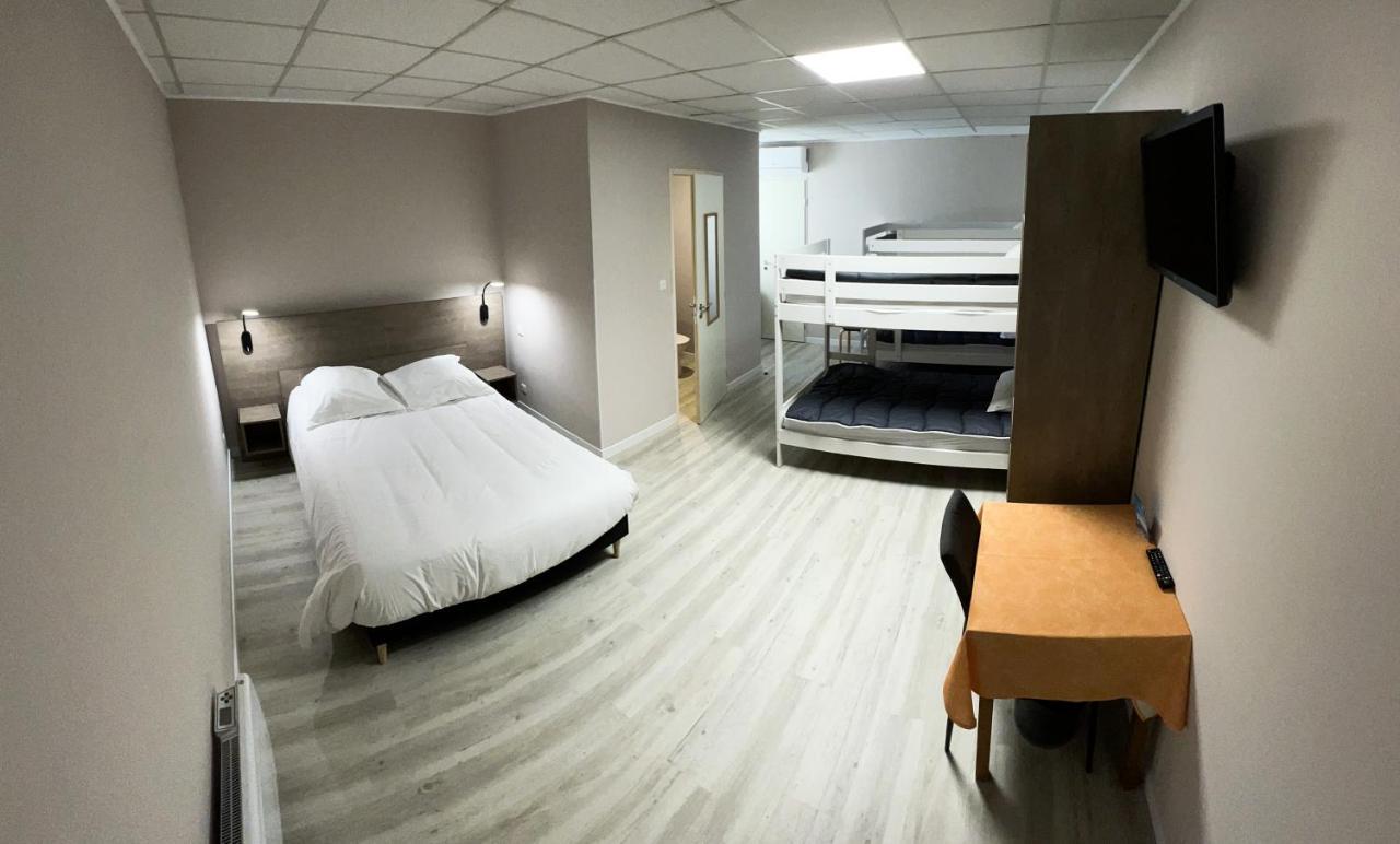 Le Petit Logis Hotel Beaumont-en-Véron Buitenkant foto